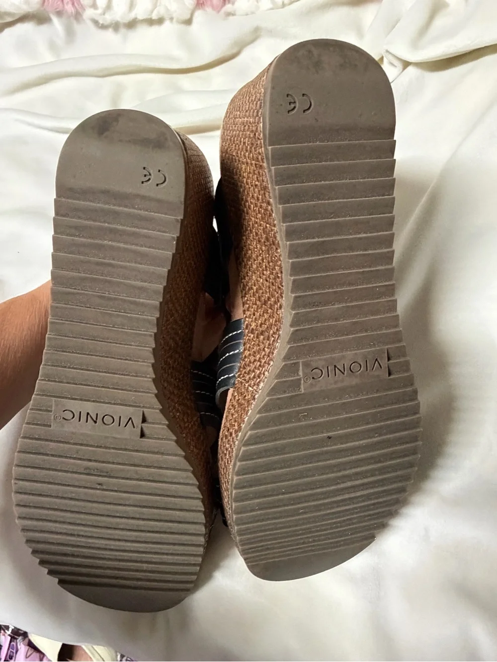Vionic Malorie Wedge Slide Raffia Sandal - Black and Brown Comfort Travel 9.5M